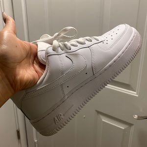 Worn ONCE for 4 hours ! too big for me